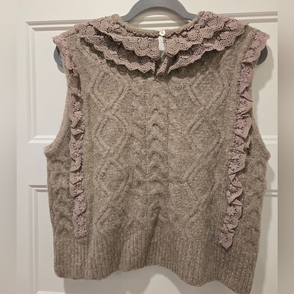 New Oli & Hali Knit Lace-Trim Sleeveless Sweater Vest - Taupe - Picture 3 of 3